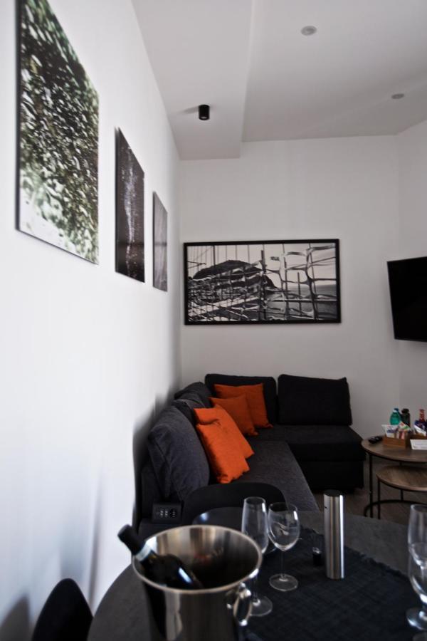 Scugnizzo Apartment Luxury Home Nápoly Kültér fotó
