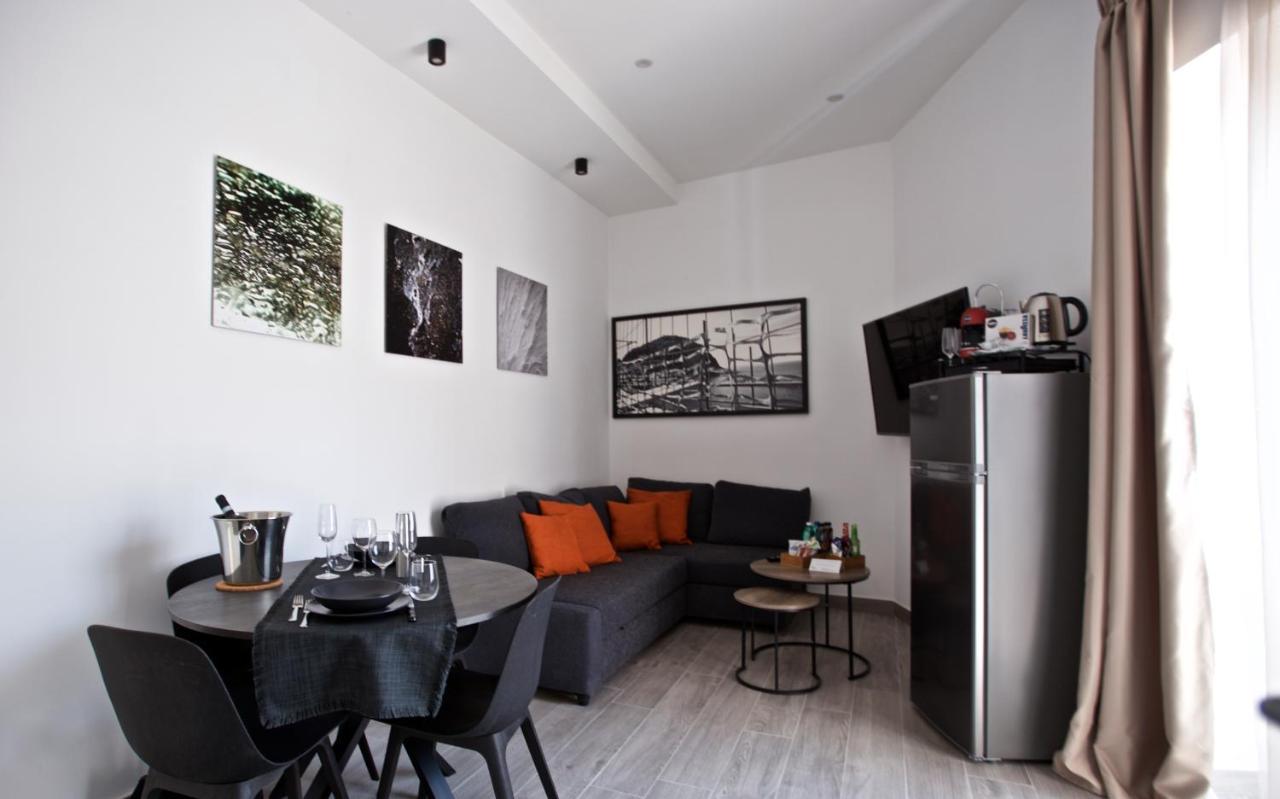 Scugnizzo Apartment Luxury Home Nápoly Kültér fotó