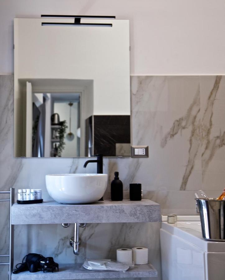 Scugnizzo Apartment Luxury Home Nápoly Kültér fotó
