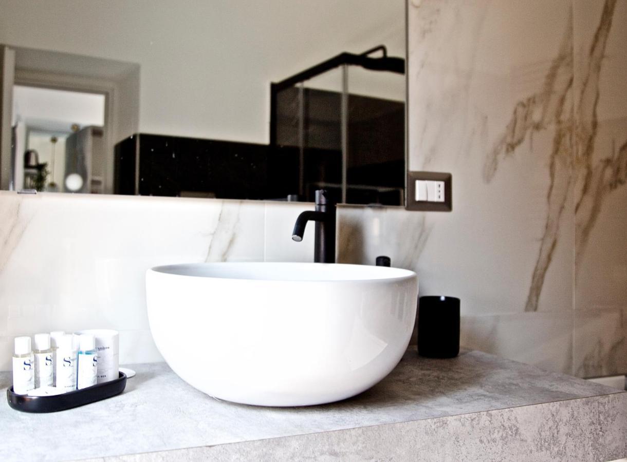 Scugnizzo Apartment Luxury Home Nápoly Kültér fotó