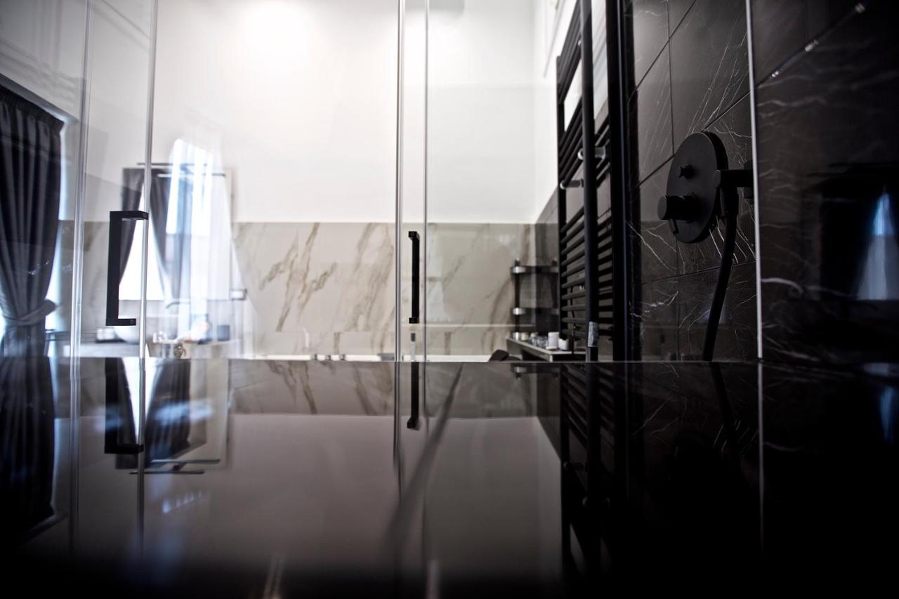 Scugnizzo Apartment Luxury Home Nápoly Kültér fotó